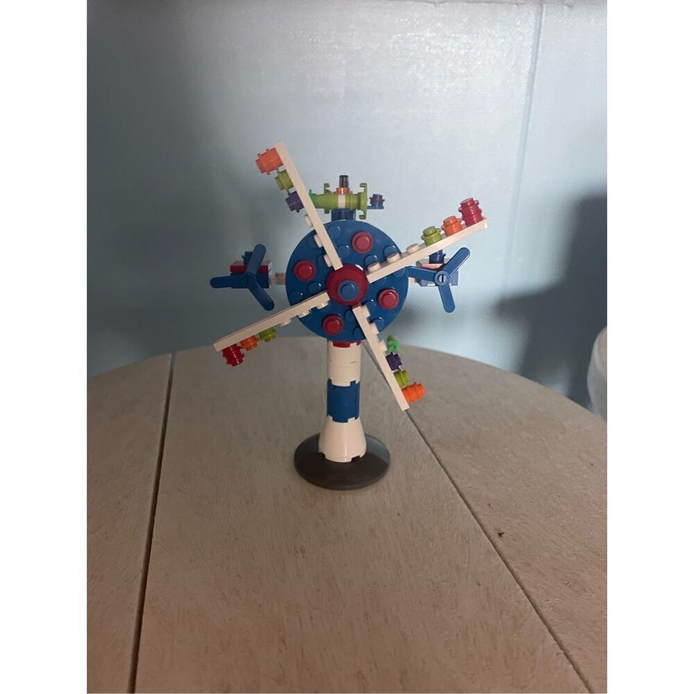 Brick Scholars - Build a Whirligig - Picture 2 of 6